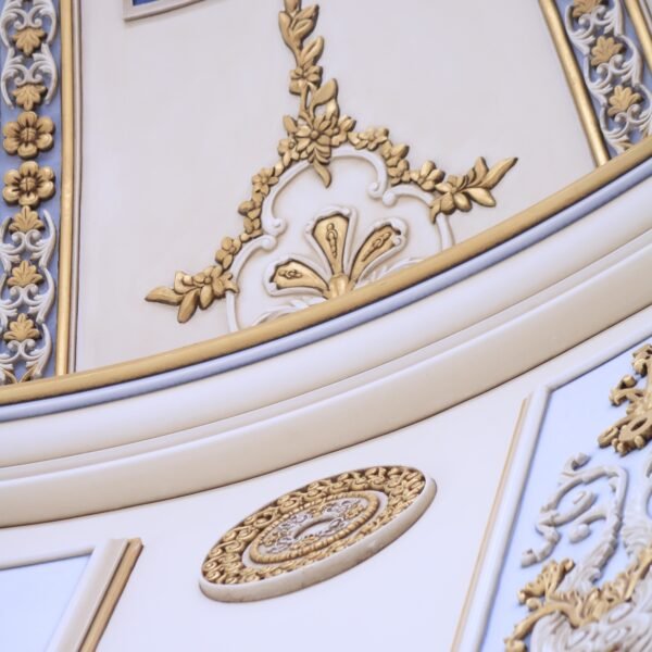 تعتيق وتذهيب قبب القصور و المجالس